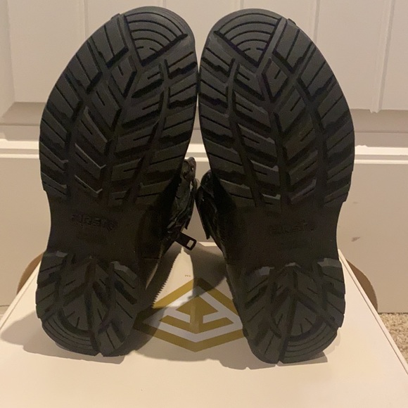 Brand new in box- never worn - Picture 6 of 8